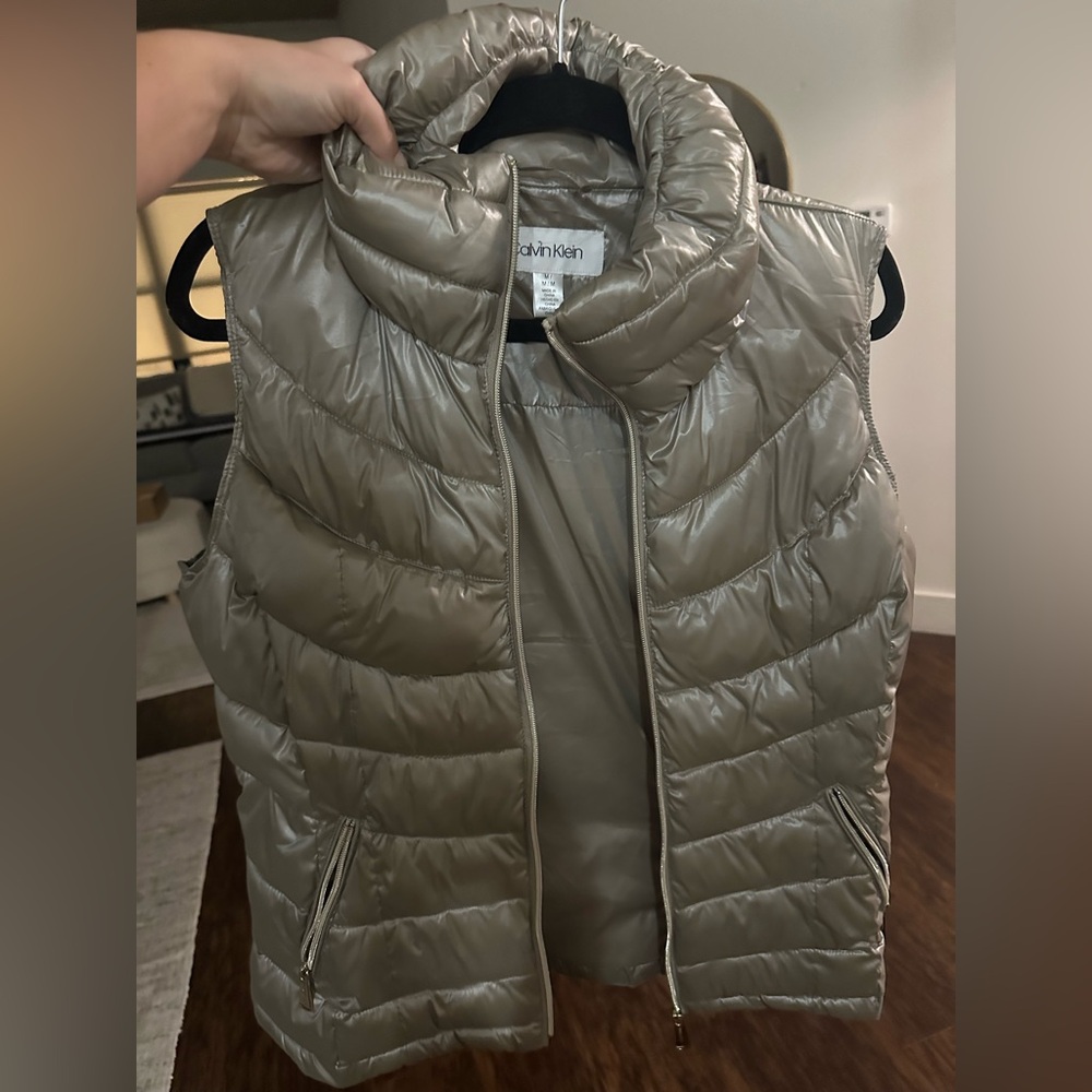 Calvin Klein Women's Shiny Taupe Puffer Vest